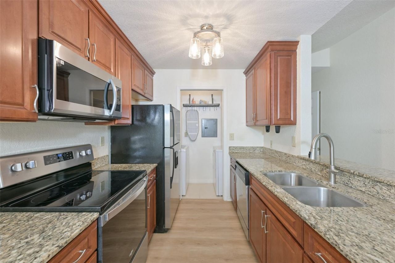 10265 Gandy Boulevard N, Unit 1006, Saint Petersburg, FL 33702 Photo