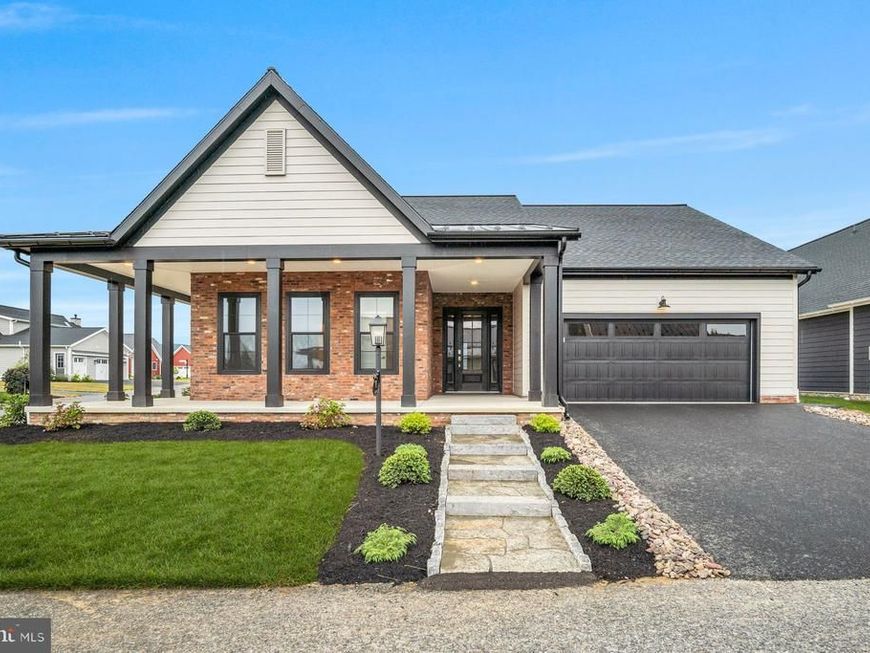 141 Davy Pass, Boiling Springs, PA 17007 Main Photo