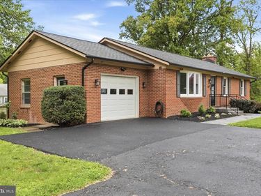 17 FRIENDSHIP, CHARLES TOWN, WV 25414