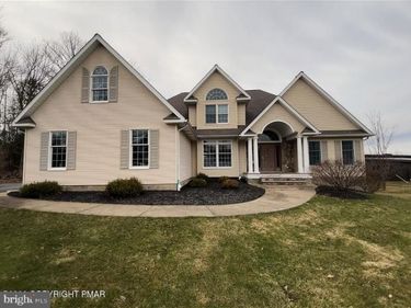 355 WASHINGTON ROAD, GREENFIELD TOWNSHIP, PA 18407