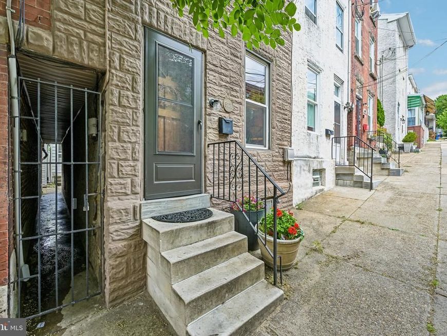 3721 Stanton Street, Philadelphia, PA 19129 Main Photo