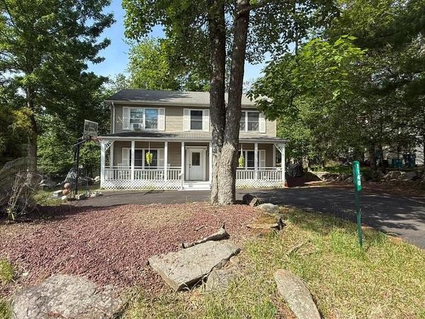1140 COUNTRY PLACE DRIVE , TOBYHANNA, PA 18466