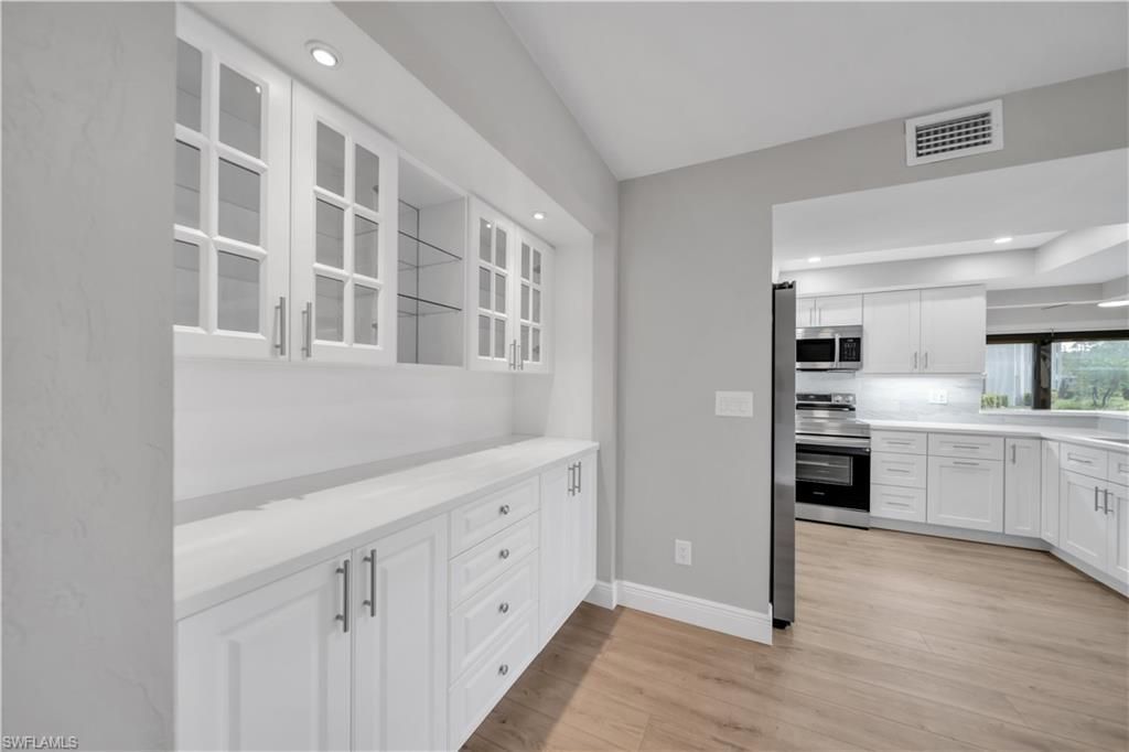 5790 Trailwinds Dr, Unit 111, Fort Myers, FL 33907 Photo