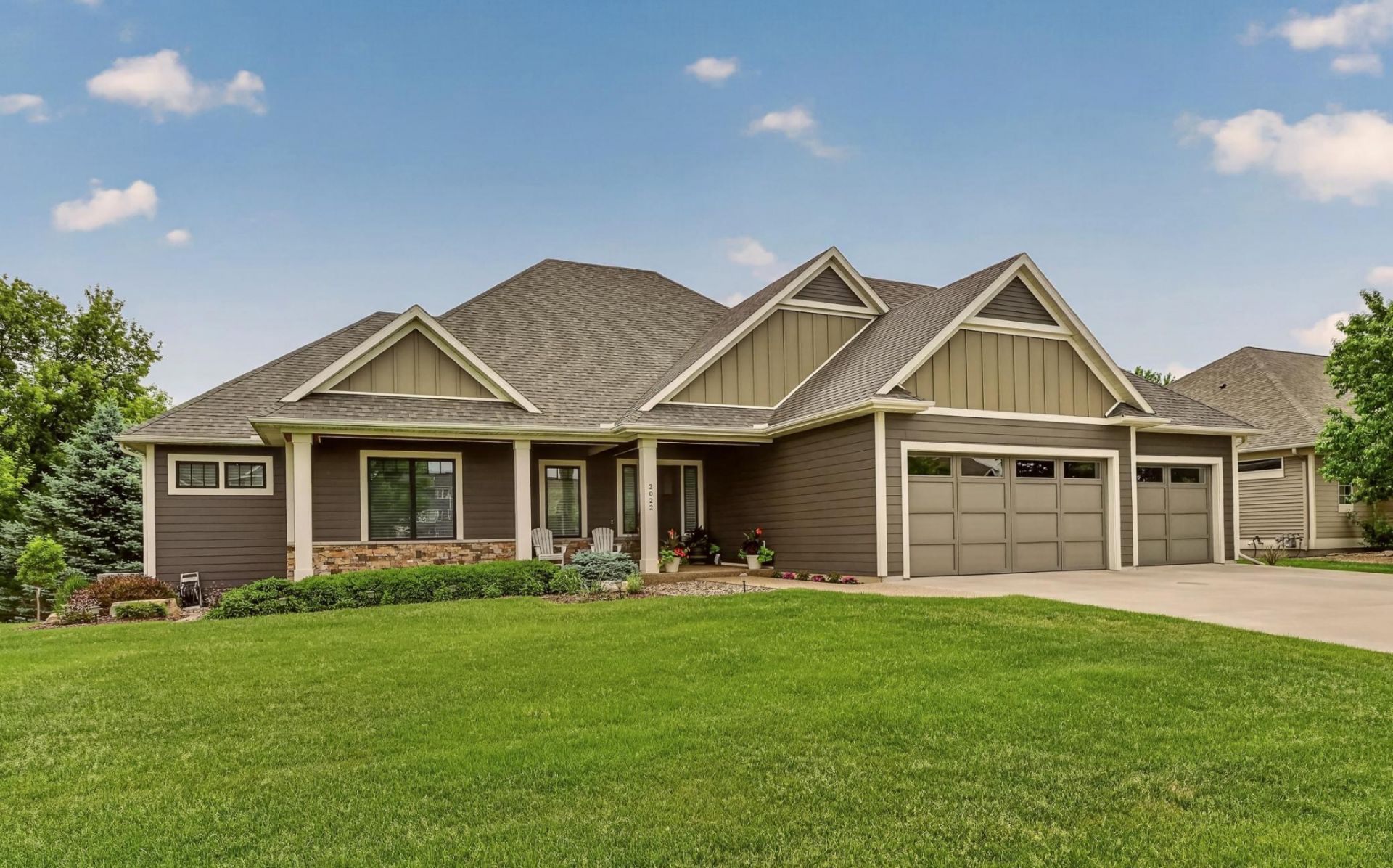 2022 Shannon Oaks Boulevard NE, Rochester, MN 55906