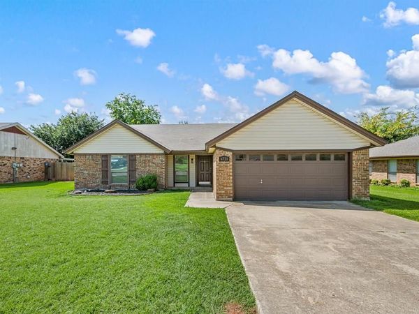 6728 Fair Meadows Drive, North Richland Hills, TX 76182