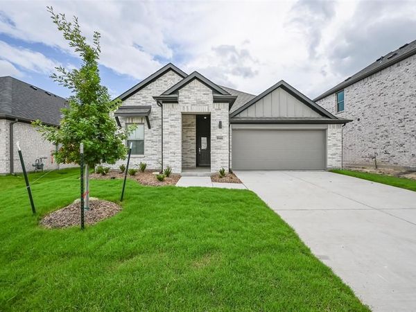 946 Olive Drive, Lavon, TX 75166