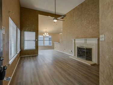 10611 Woodleaf Drive, Dallas, TX 75227