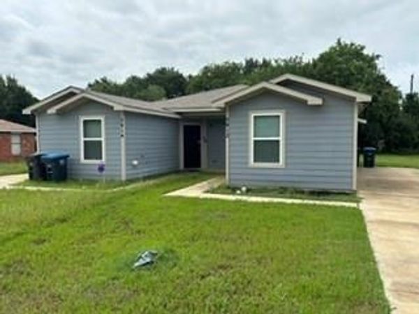 5912 Wilkes Drive, Fort Worth, TX 76119