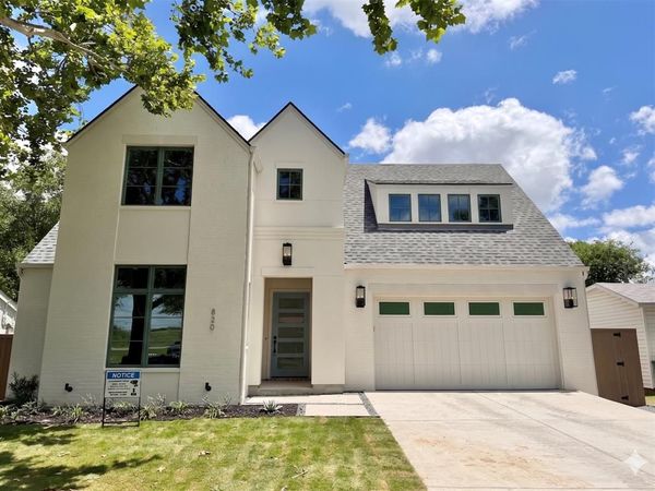 820 Edgefield Road , Fort Worth, TX 76107