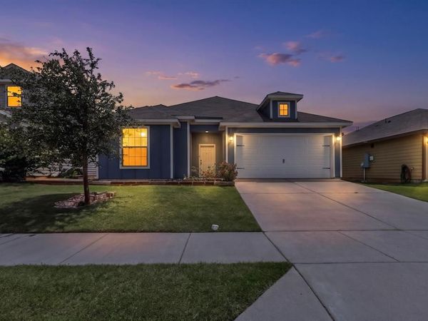 8228 Smokey Creek Pass, Fort Worth, TX 76179