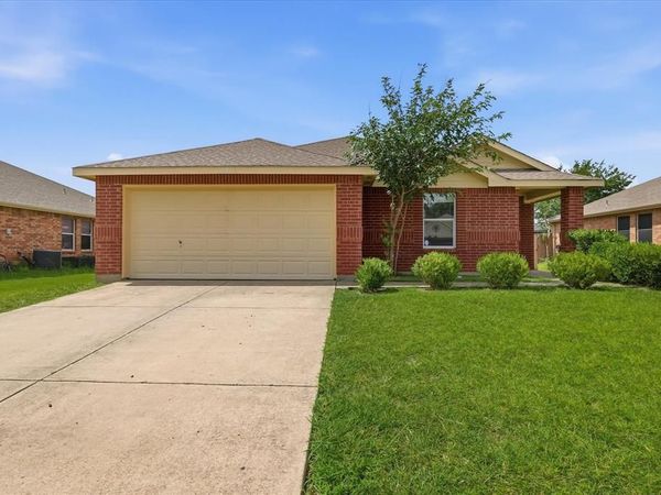 102 Pintail Lane, Sanger, TX 76266