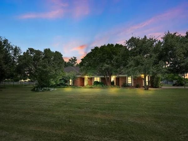 8085 Jackson Road , Krum, TX 76249
