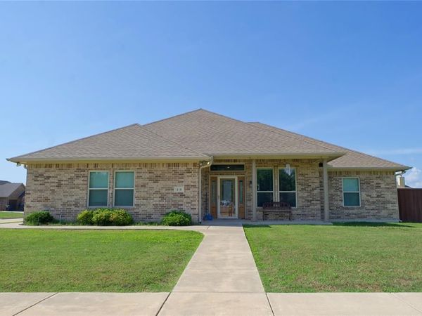 318 E 4th Street, Lindsay, TX 76250