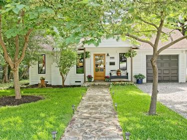 9030 San Benito Way, Dallas, TX 75218