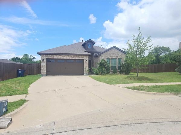 302 Clayton Street , Glenn Heights, TX 75154
