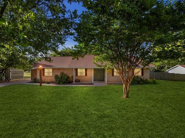 103 Cedar Drive, Oak Leaf, TX 75154