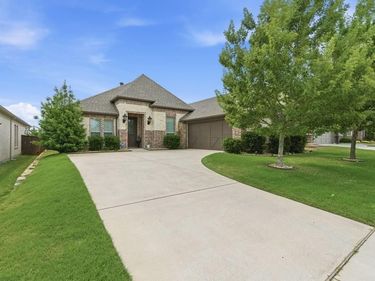 9325 Horsemanship Drive, Fort Worth, TX 76123
