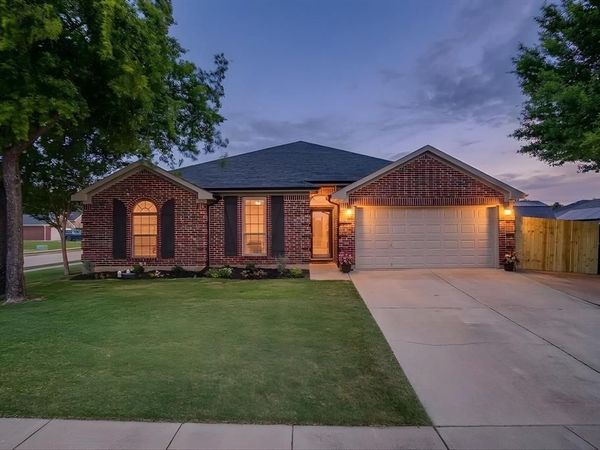620 Marybeth Drive, Burleson, TX 76028