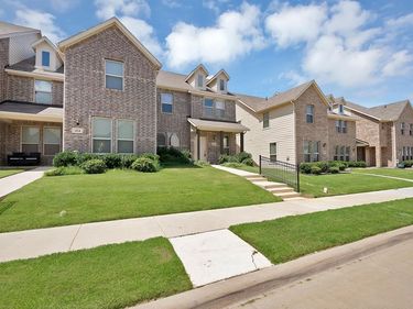 422 Milverton Drive, Fort Worth, TX 76036