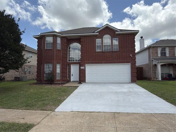 5607 Creekhollow Drive , Arlington, TX 76018