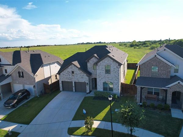 1105 Maverick Drive, Mansfield, TX 76063
