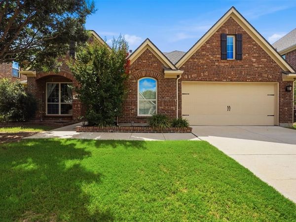 1383 Sandhurst Drive, Roanoke, TX 76262