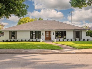 10201 Royal Highlands Drive, Dallas, TX 75238