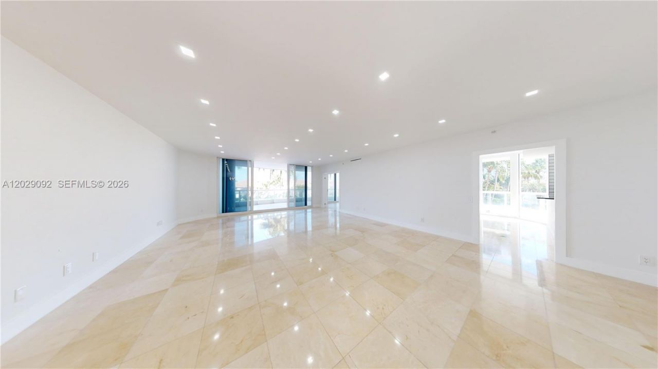 21050 NE 38th Ave , Unit 305, Aventura, FL 33180 Photo