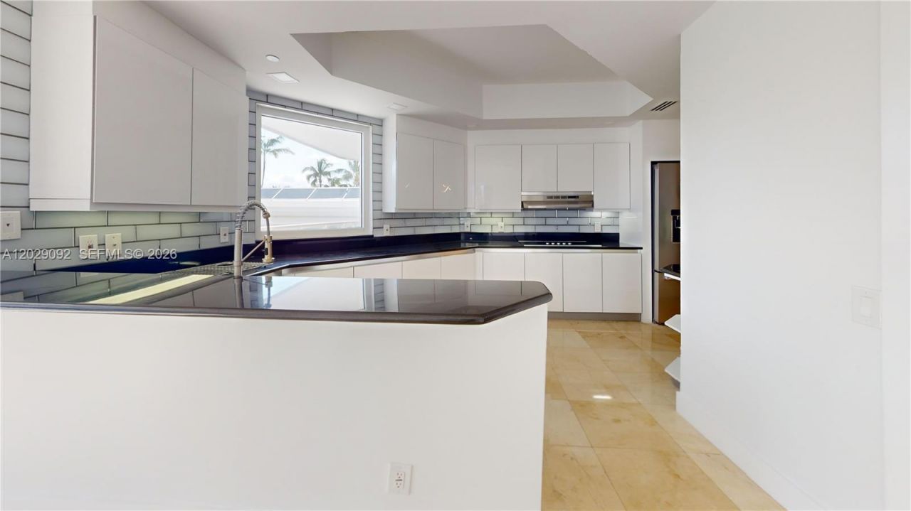 21050 NE 38th Ave , Unit 305, Aventura, FL 33180 Photo