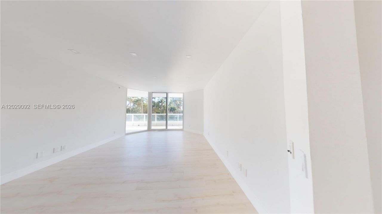21050 NE 38th Ave , Unit 305, Aventura, FL 33180 Photo