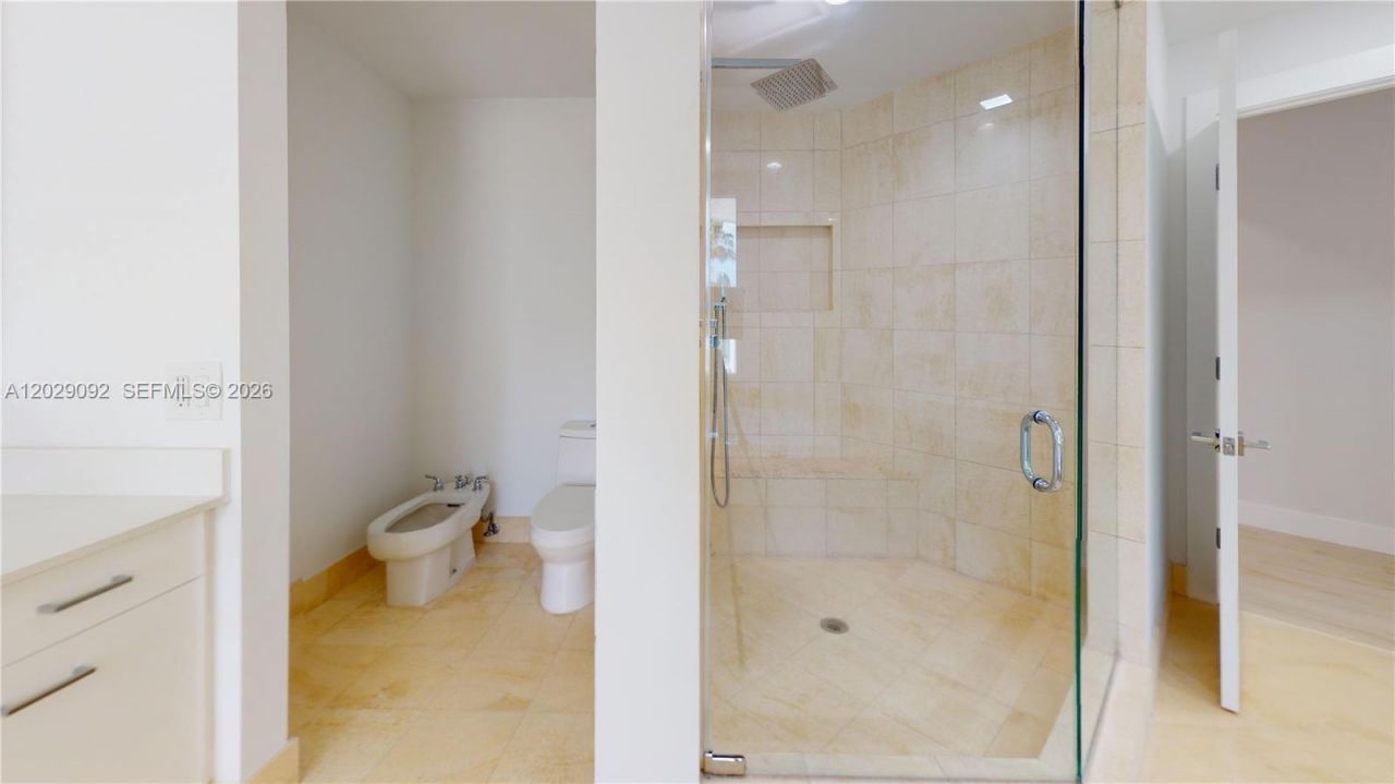 21050 NE 38th Ave , Unit 305, Aventura, FL 33180 Photo