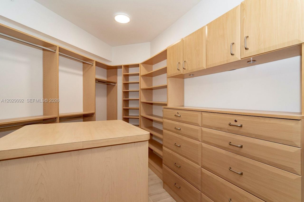 21050 NE 38th Ave , Unit 305, Aventura, FL 33180 Photo