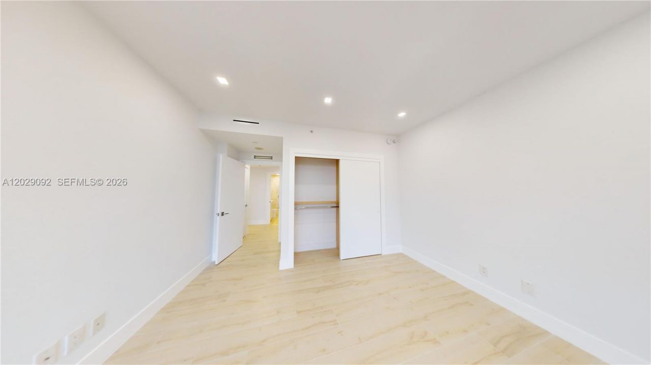 21050 NE 38th Ave , Unit 305, Aventura, FL 33180 Photo