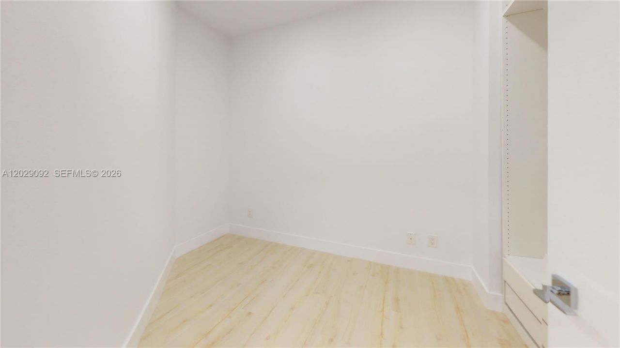21050 NE 38th Ave , Unit 305, Aventura, FL 33180 Photo