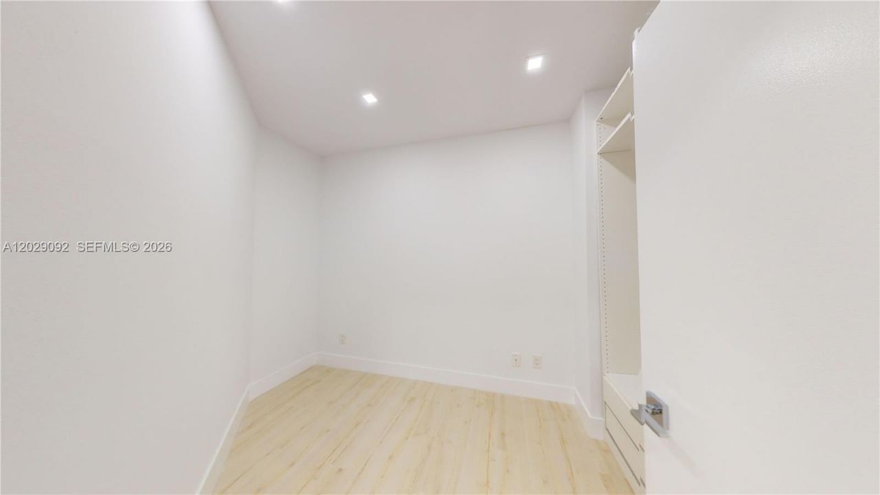 21050 NE 38th Ave , Unit 305, Aventura, FL 33180 Photo