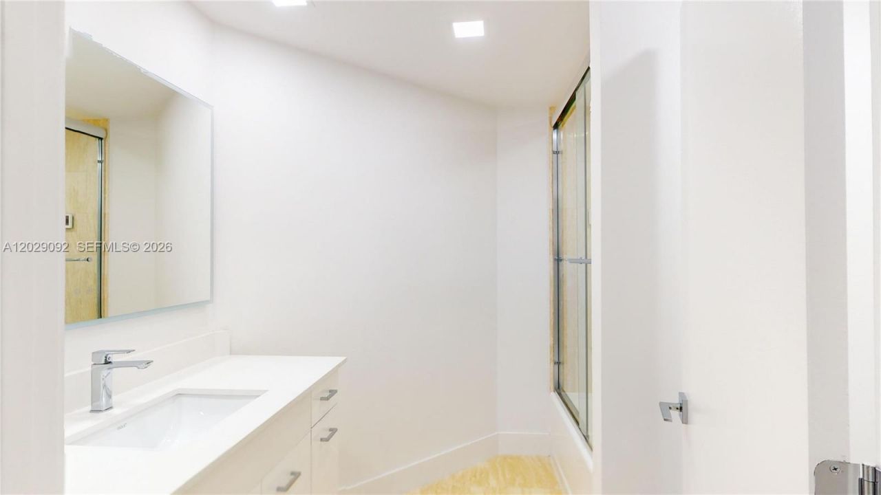 21050 NE 38th Ave , Unit 305, Aventura, FL 33180 Photo