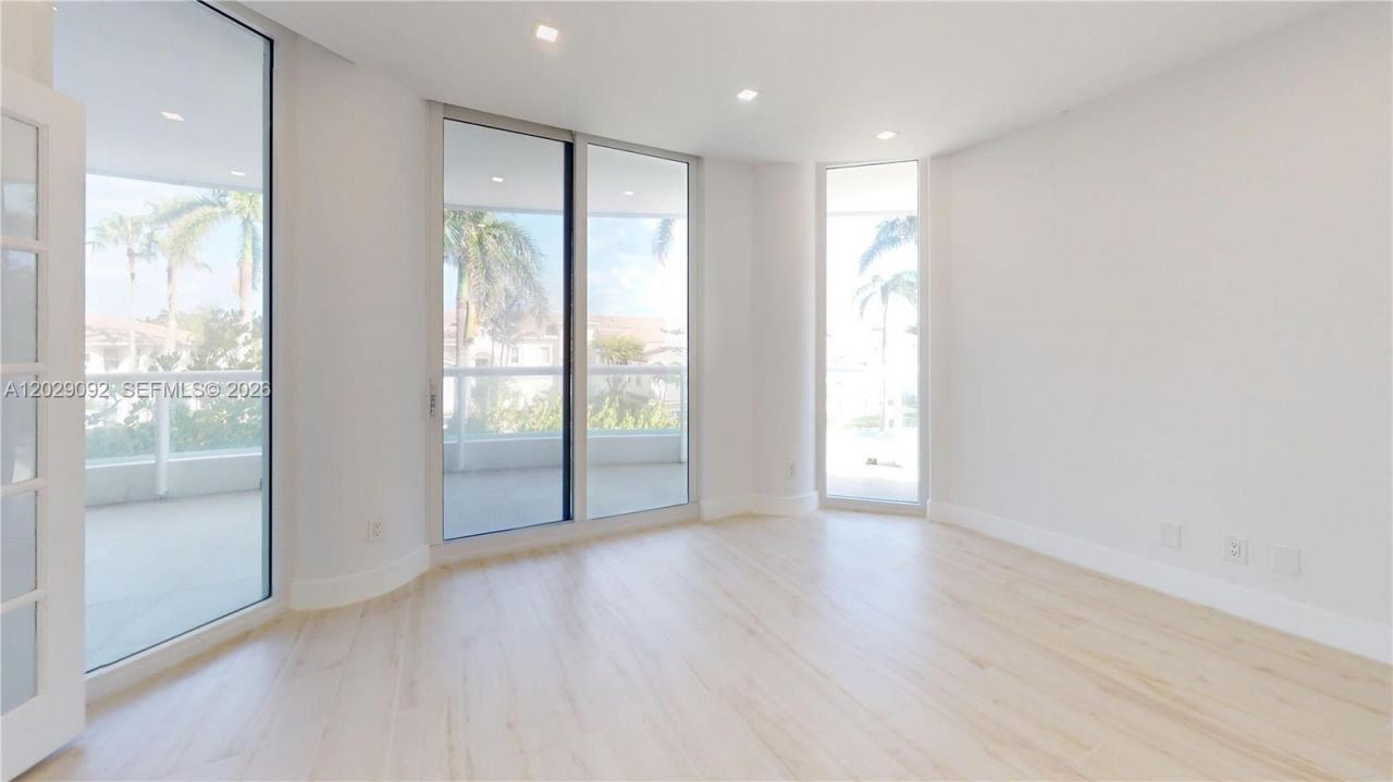 21050 NE 38th Ave , Unit 305, Aventura, FL 33180 Photo