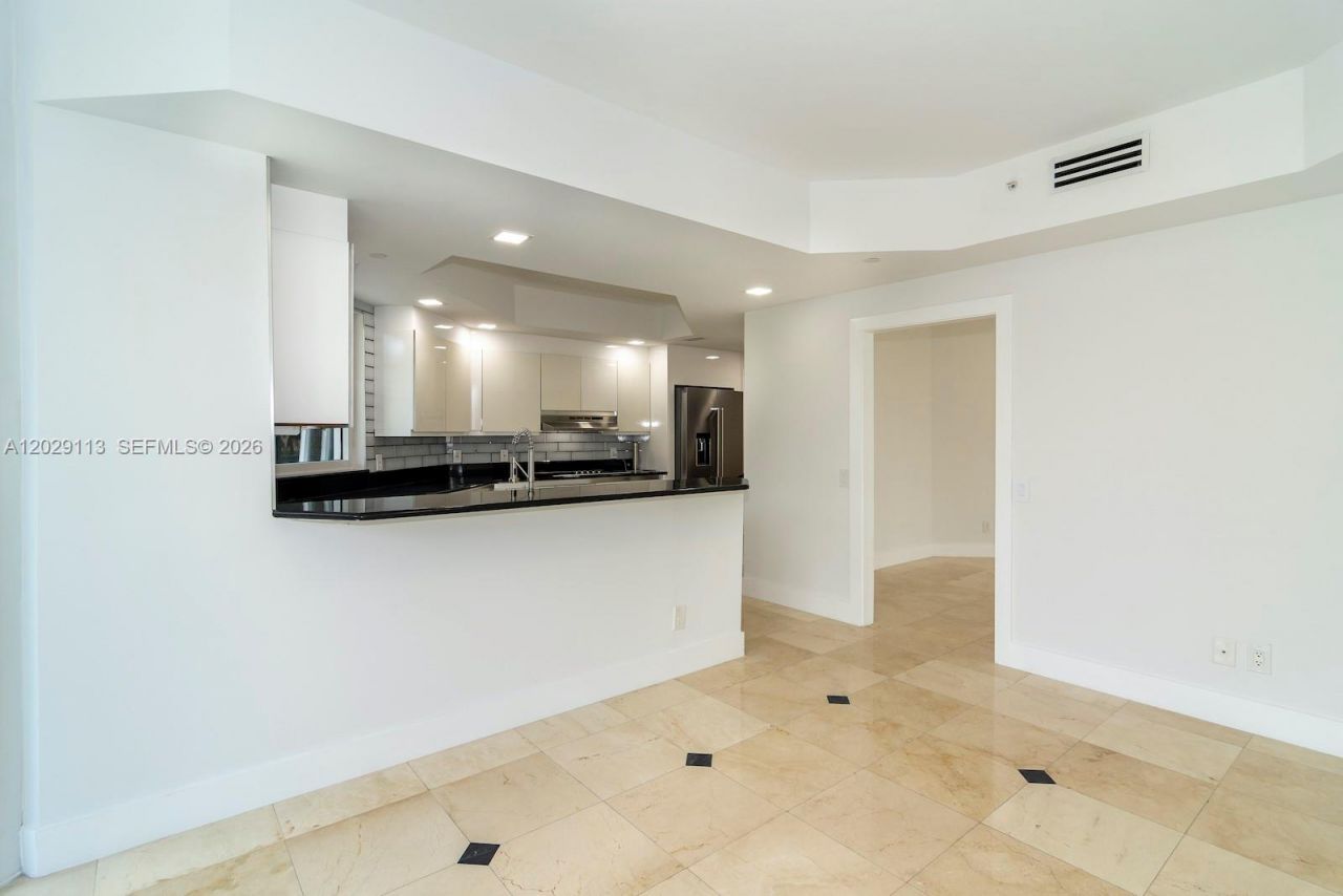 21050 NE 38th Ave , Unit 305, Aventura, FL 33180 Photo