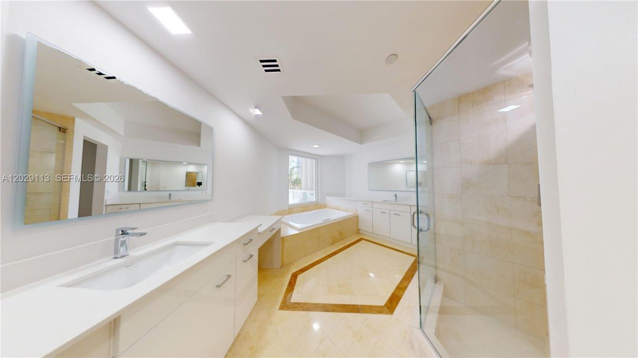21050 NE 38th Ave , Unit 305, Aventura, FL 33180 Photo