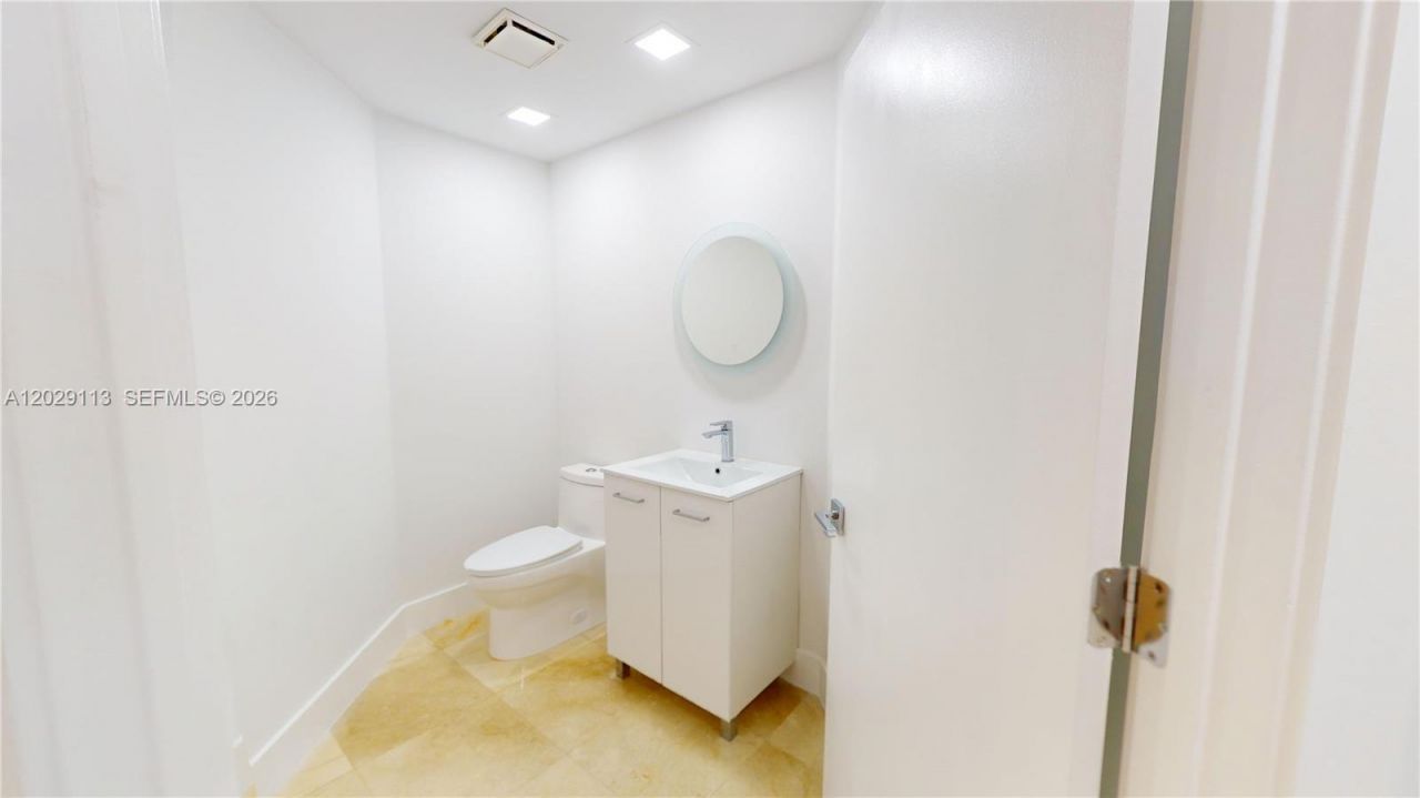 21050 NE 38th Ave , Unit 305, Aventura, FL 33180 Photo