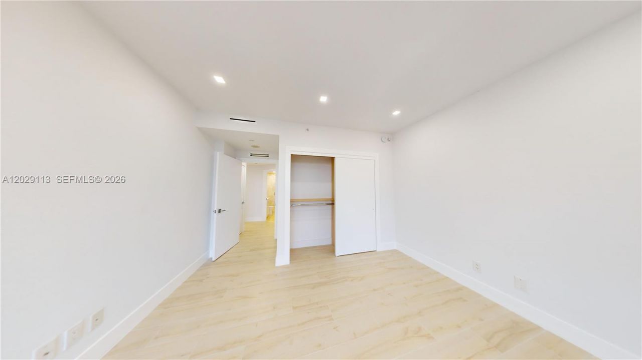 21050 NE 38th Ave , Unit 305, Aventura, FL 33180 Photo