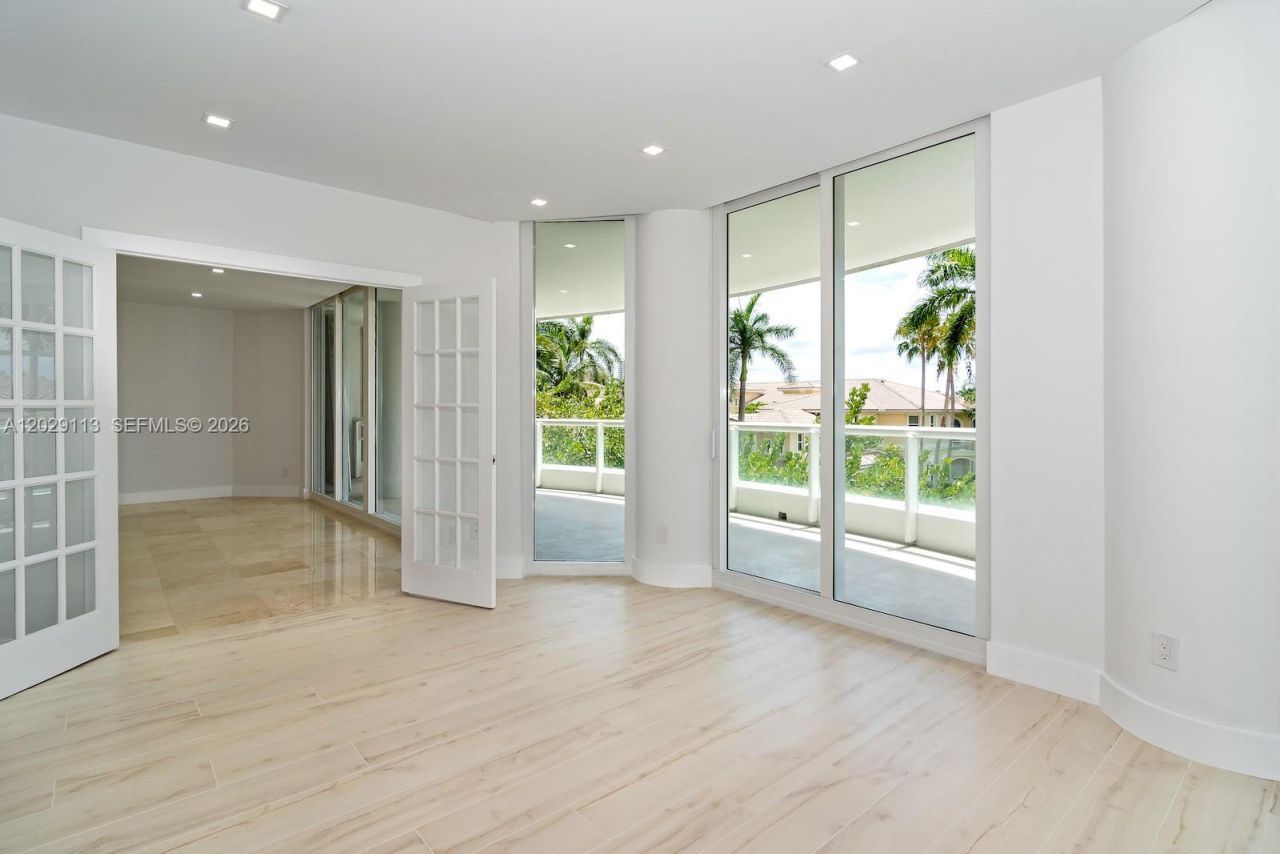 21050 NE 38th Ave , Unit 305, Aventura, FL 33180 Photo