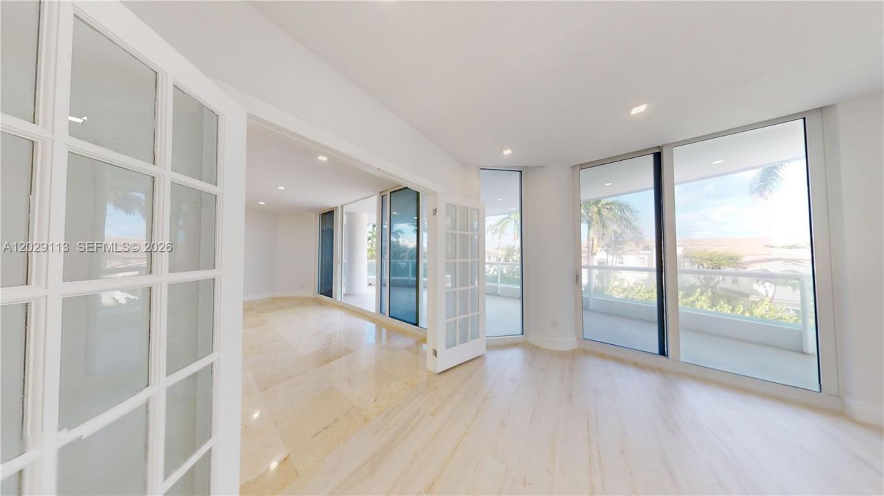 21050 NE 38th Ave , Unit 305, Aventura, FL 33180 Photo