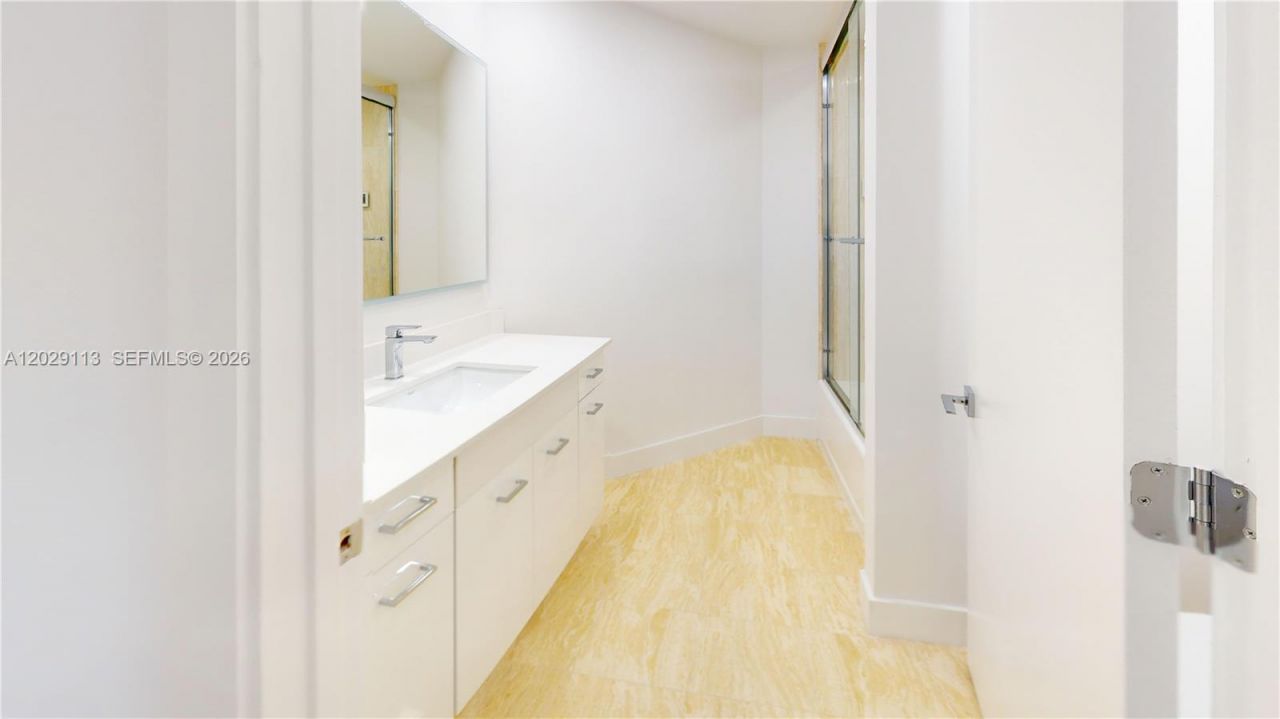 21050 NE 38th Ave , Unit 305, Aventura, FL 33180 Photo