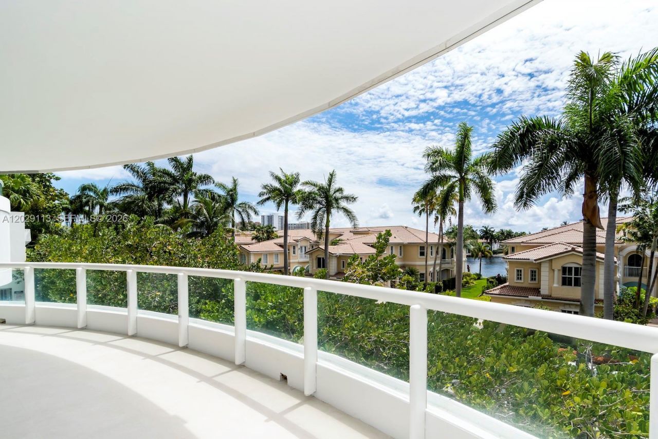 21050 NE 38th Ave , Unit 305, Aventura, FL 33180 Photo