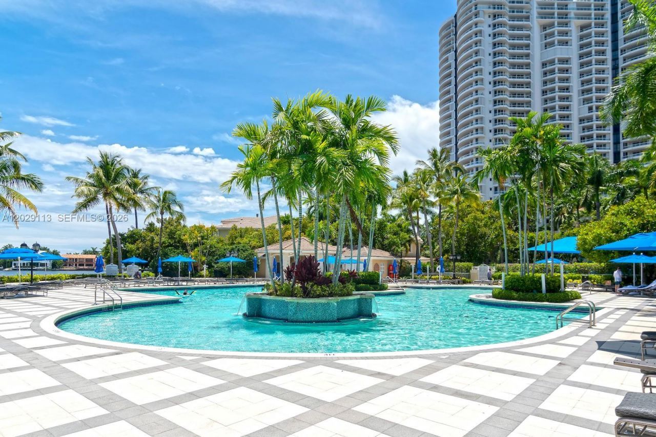 21050 NE 38th Ave , Unit 305, Aventura, FL 33180 Photo