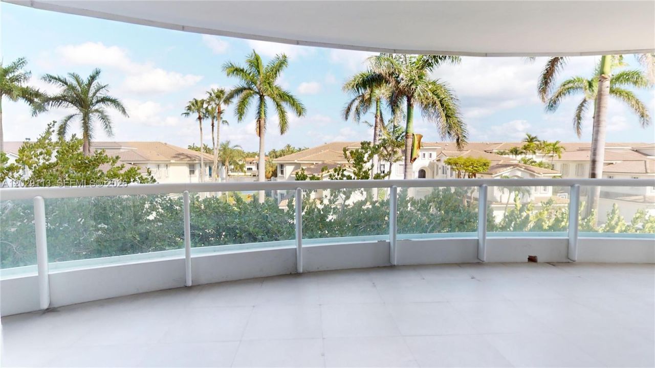 21050 NE 38th Ave , Unit 305, Aventura, FL 33180 Photo