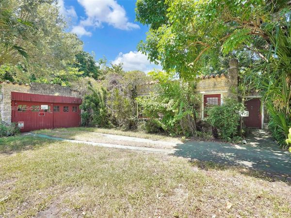 8238 NE 9th Ave, Miami, FL 33138