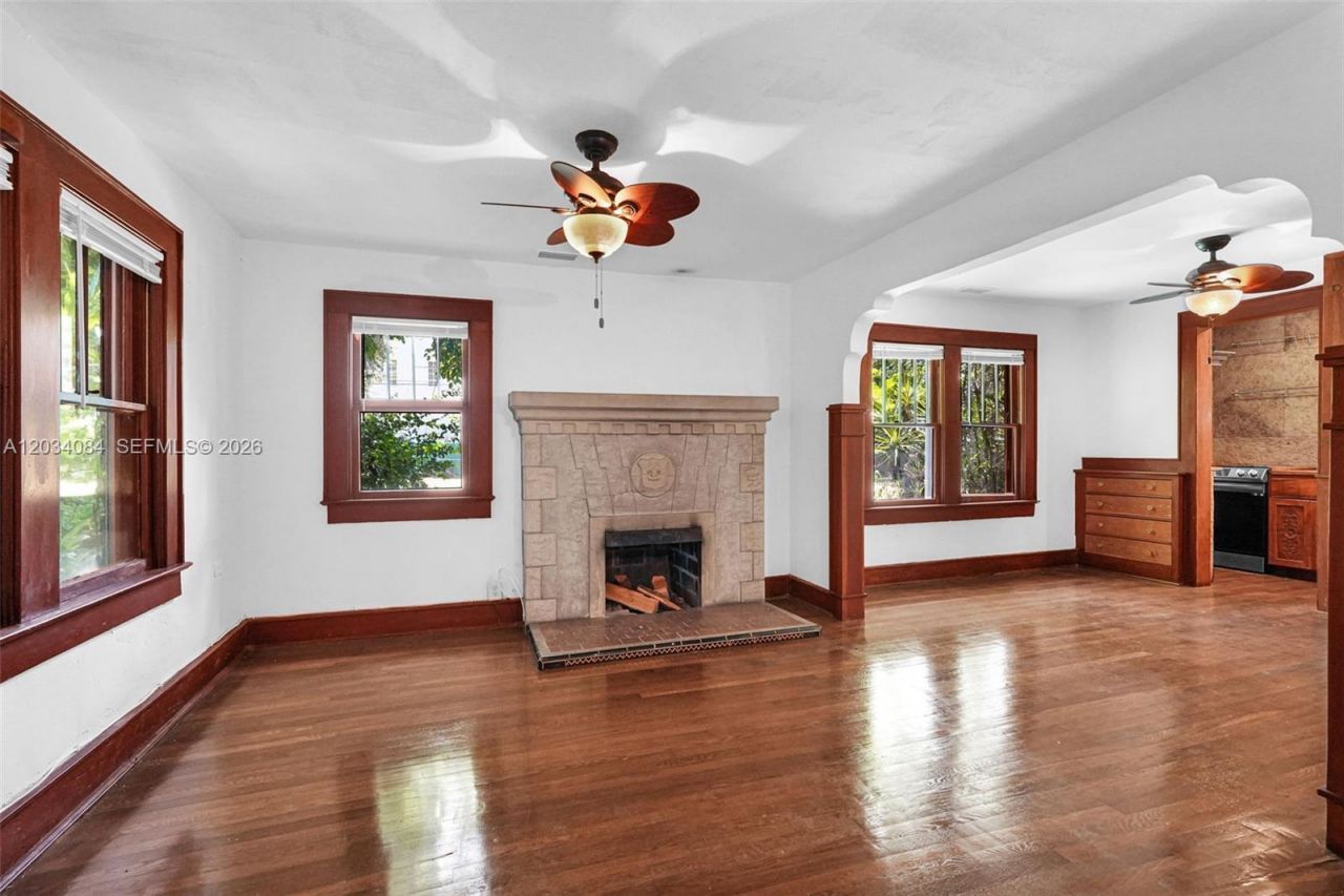 8238 NE 9th Ave, Miami, FL 33138 Photo