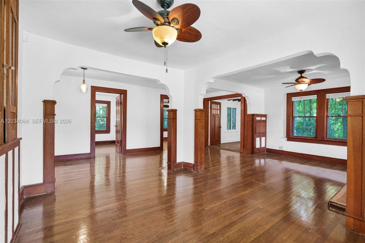 8238 NE 9th Ave, Miami, FL 33138 Photo
